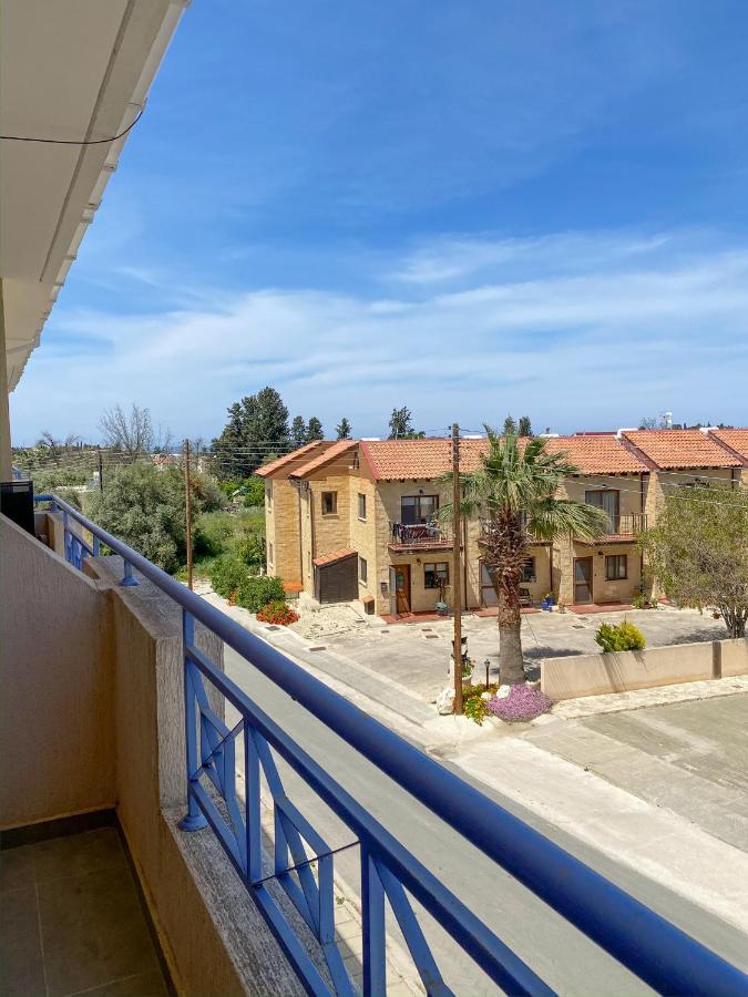 Summer Getaway: Stunning 1 Bedroom Apartment! Polis Dış mekan fotoğraf